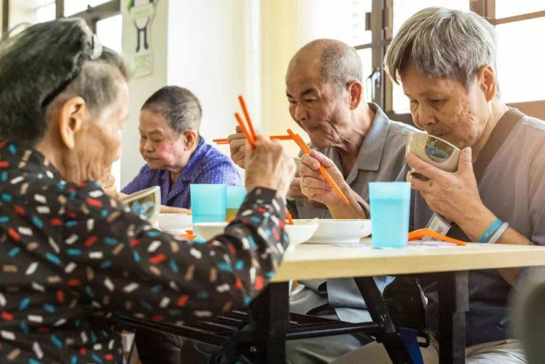 中国全球老年痴呆人数第一的原因值得深思新闻封面