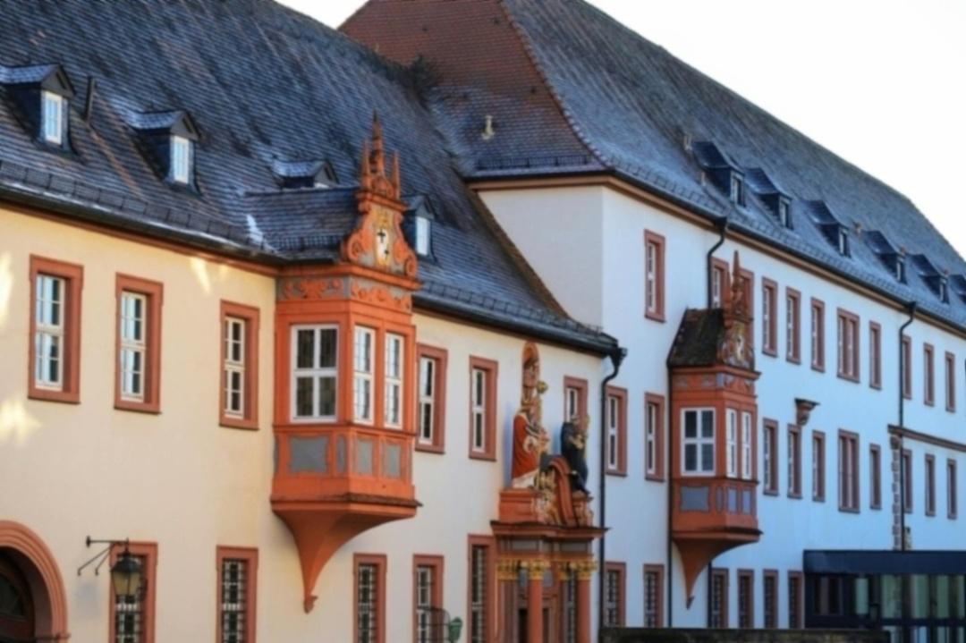 宁波余姚市养老院有哪些？有哪几家？新闻封面