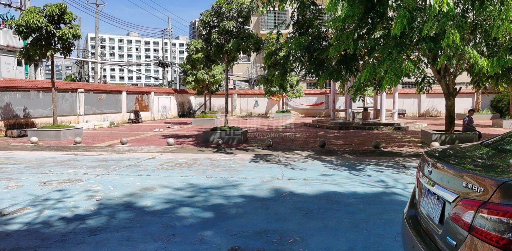 海口市琼山区凤翔敬老院环境图-阳台