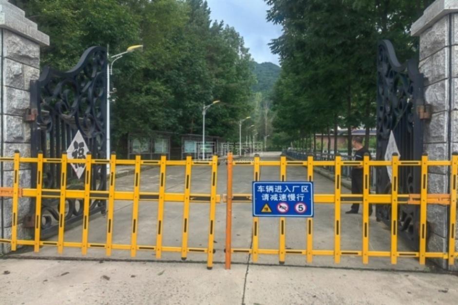 吉林市丰满区颐养天年老年人康复中心环境图-机构大门