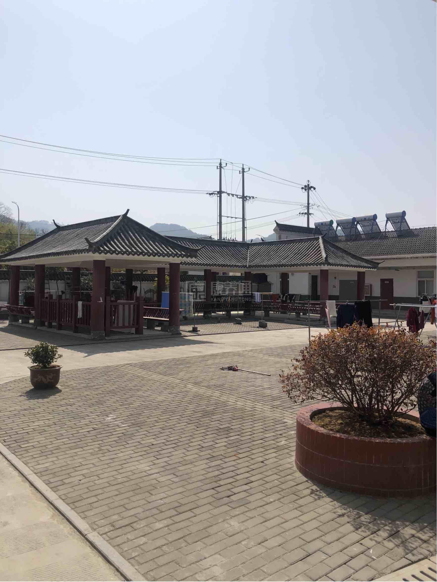 岳西县梦康苑养老服务有限公司环境图-餐台