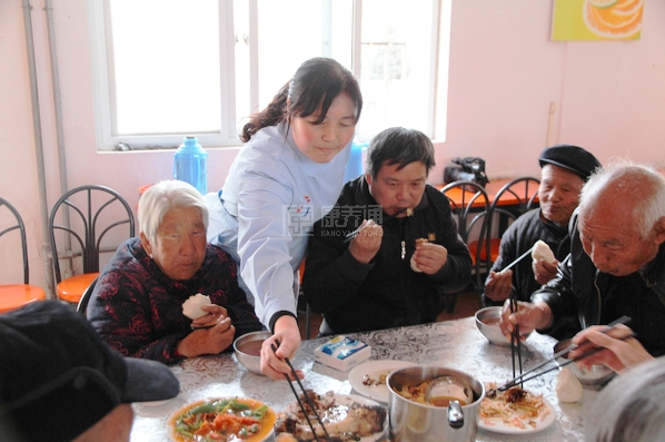 鑫如意老年公寓环境图-餐厅