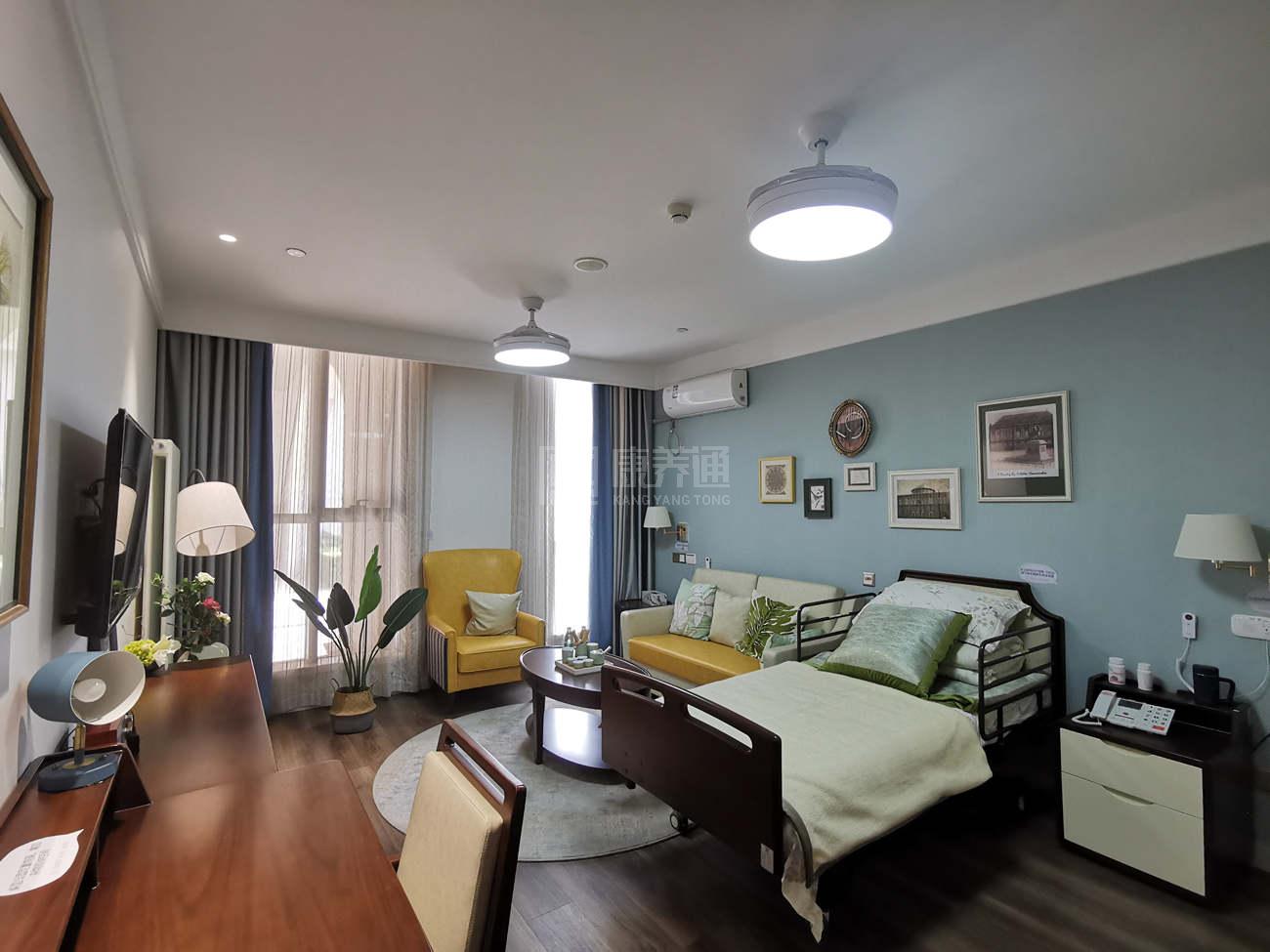 北京悦年华颐养中心关于我们-轮播图1