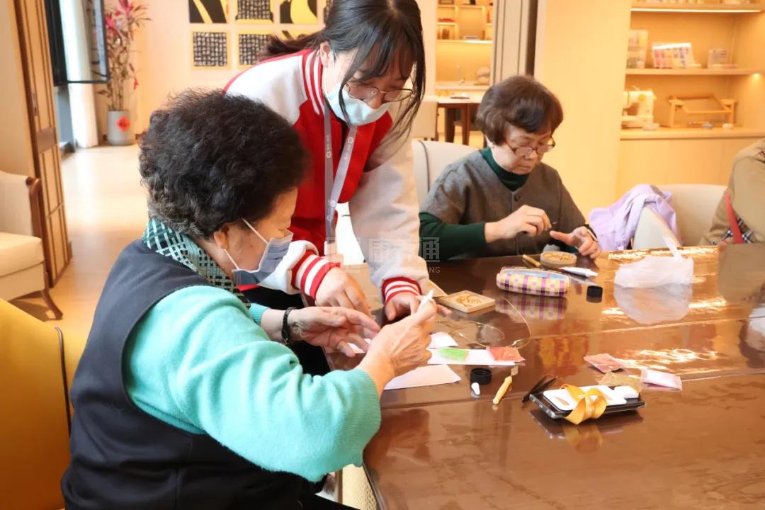 恒煦·满园持续照料长者社区服务项目图2娱乐活动