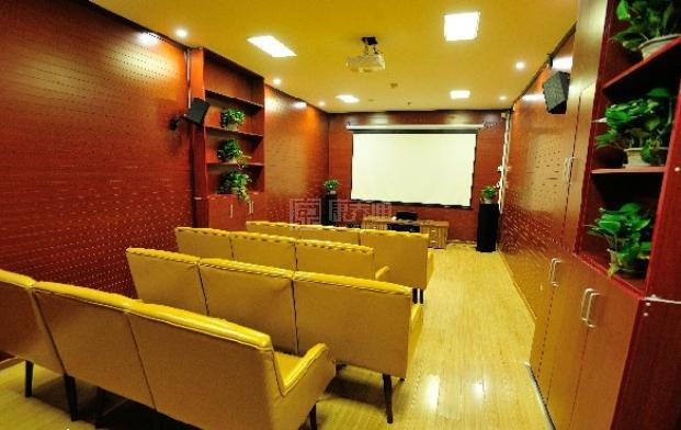 重庆市沙坪坝中颐歌乐山生态颐养院环境图-影音室