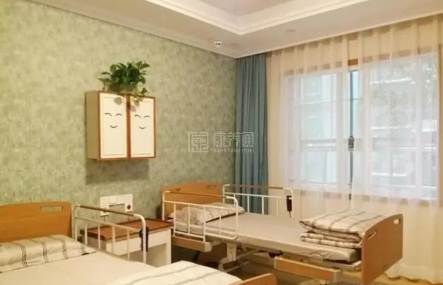 重庆合展至善老年护养中心关于我们-轮播图1