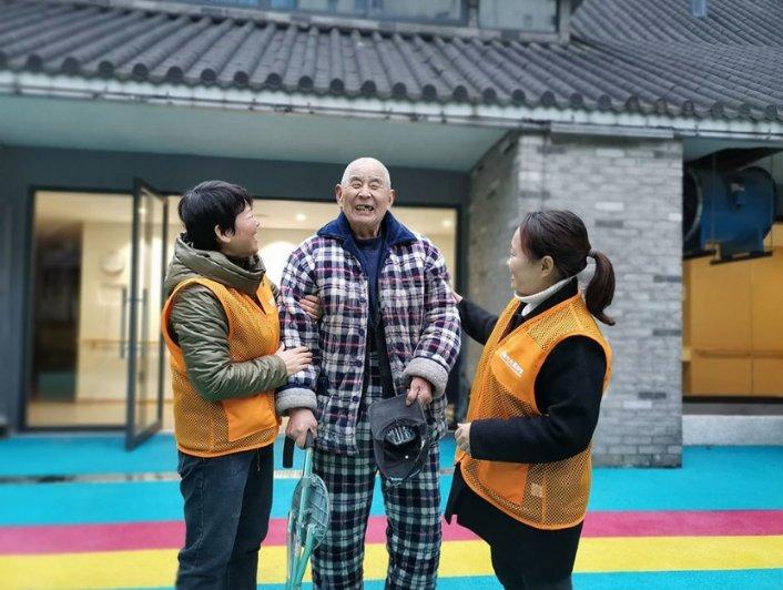 光大百龄帮·解放碑宜康百龄帮养老服务中心关于我们-轮播图2