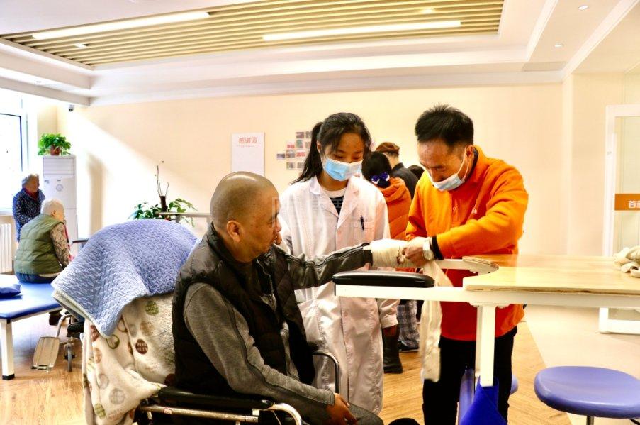 首慈乐康养护院服务项目图2专业护理
