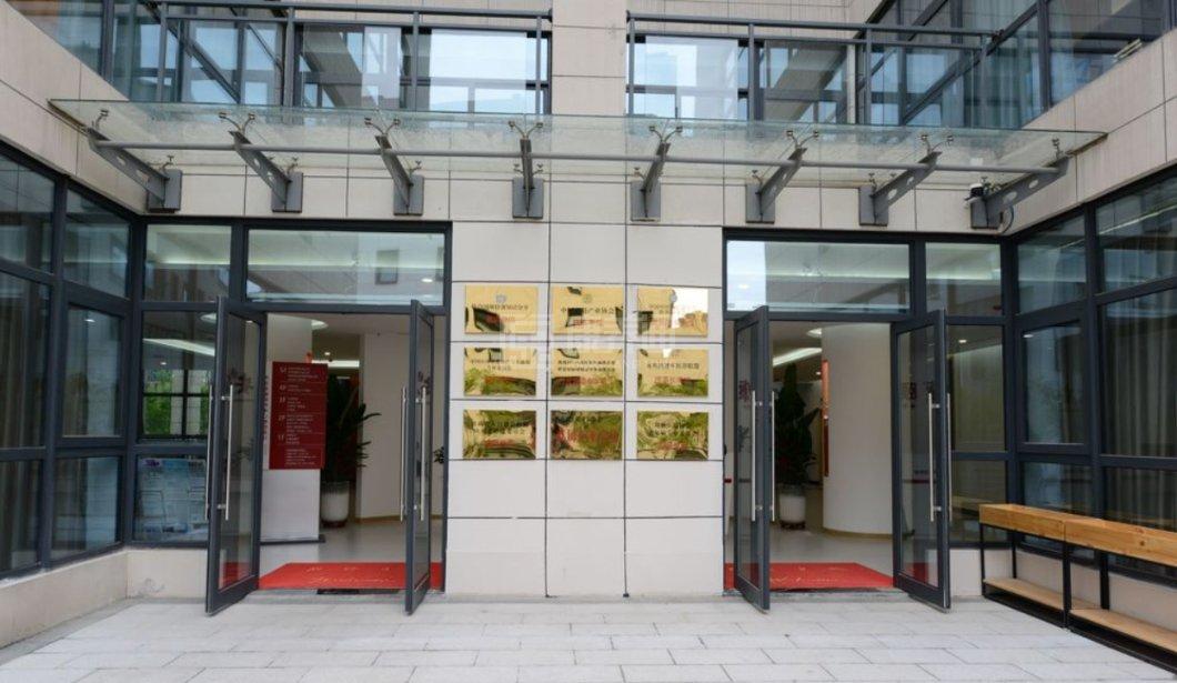 郑州天佑安康颐养中心养老院关于我们-轮播图1