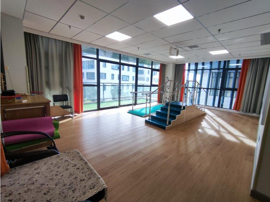 郑州天佑安康颐养中心养老院环境图-康复训练室