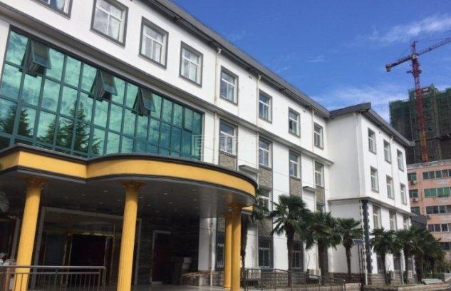 康弘医院颐养苑环境图-大门