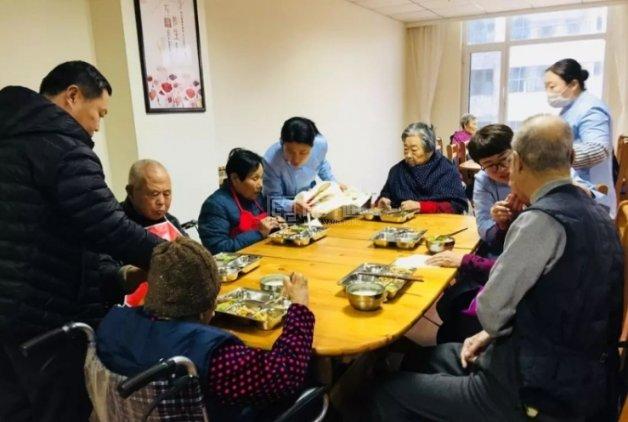 莱阳德怡老年公寓环境图-餐厅