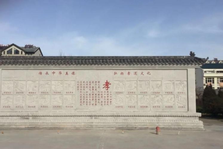 为什么越来越多的老人愿意去养老院养老？新闻封面