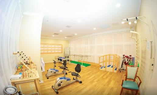 椿萱茂(广州兴业)老年公寓服务项目图2康复训练室