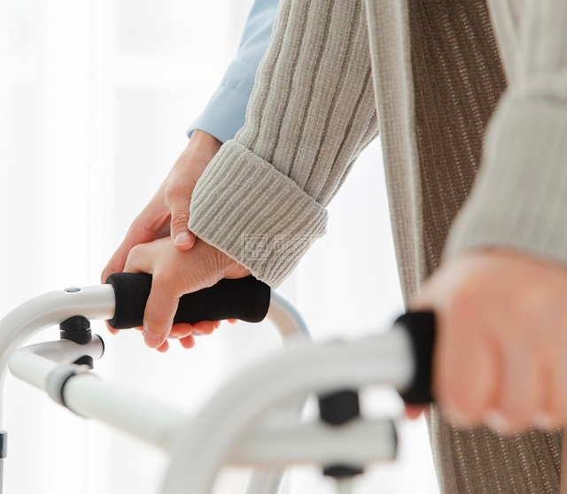 长沙市康乃馨老年呵护中心服务项目图1康复训练