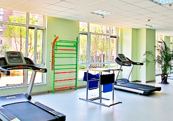 五彩阳光城养老服务中心环境图-康复训练室
