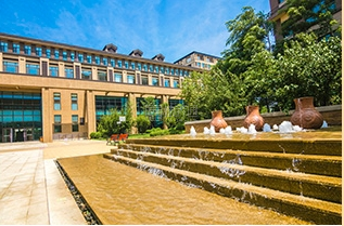 五彩阳光城养老服务中心环境图-景观