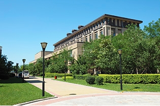 五彩阳光城养老服务中心环境图-户外