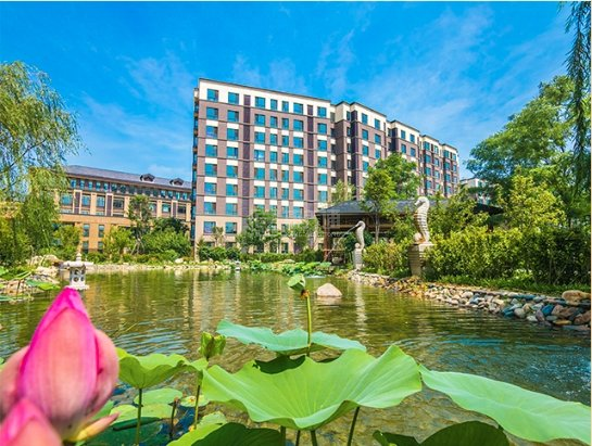 五彩阳光城养老服务中心环境图-园区