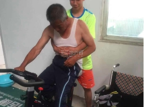 咱爸咱妈托养院服务项目图3康复训练