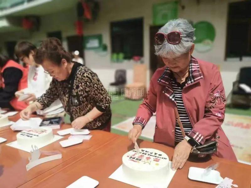 铁路西村街道综合养老服务中心服务项目图1兴趣课堂