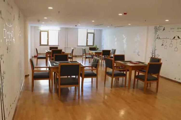 福寿乐老年公寓  环境图-桌椅