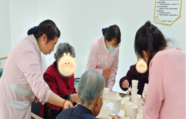 光大百龄帮•兰州老年公寓服务项目图3专业护理