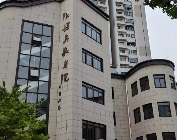 强化养老服务主体的社会责任意识新闻封面