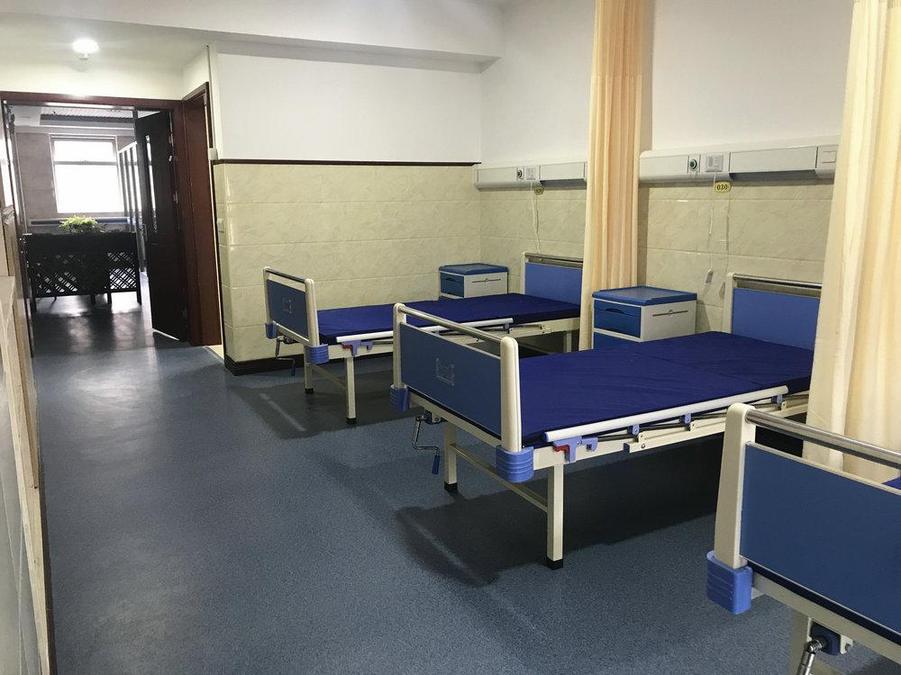 存款不够别点开！全国养老院真实费用清单新闻封面