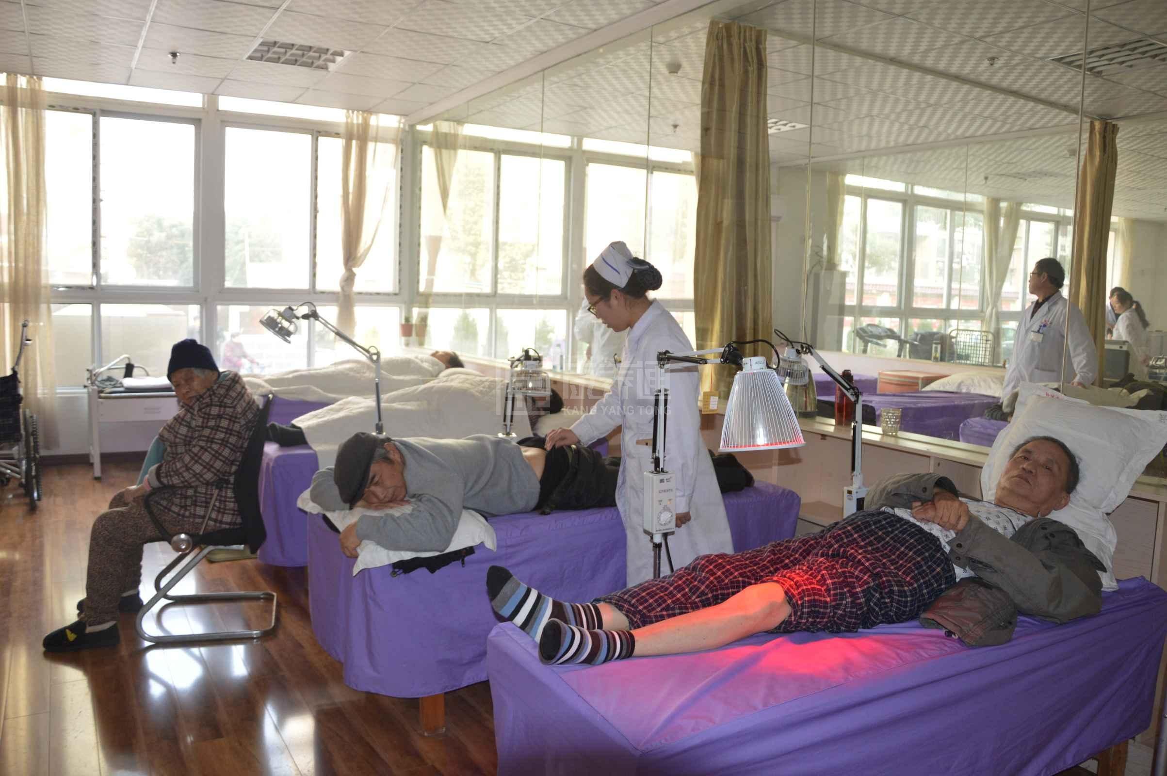 合肥市蜀山区光明老年护理院环境图-护理室