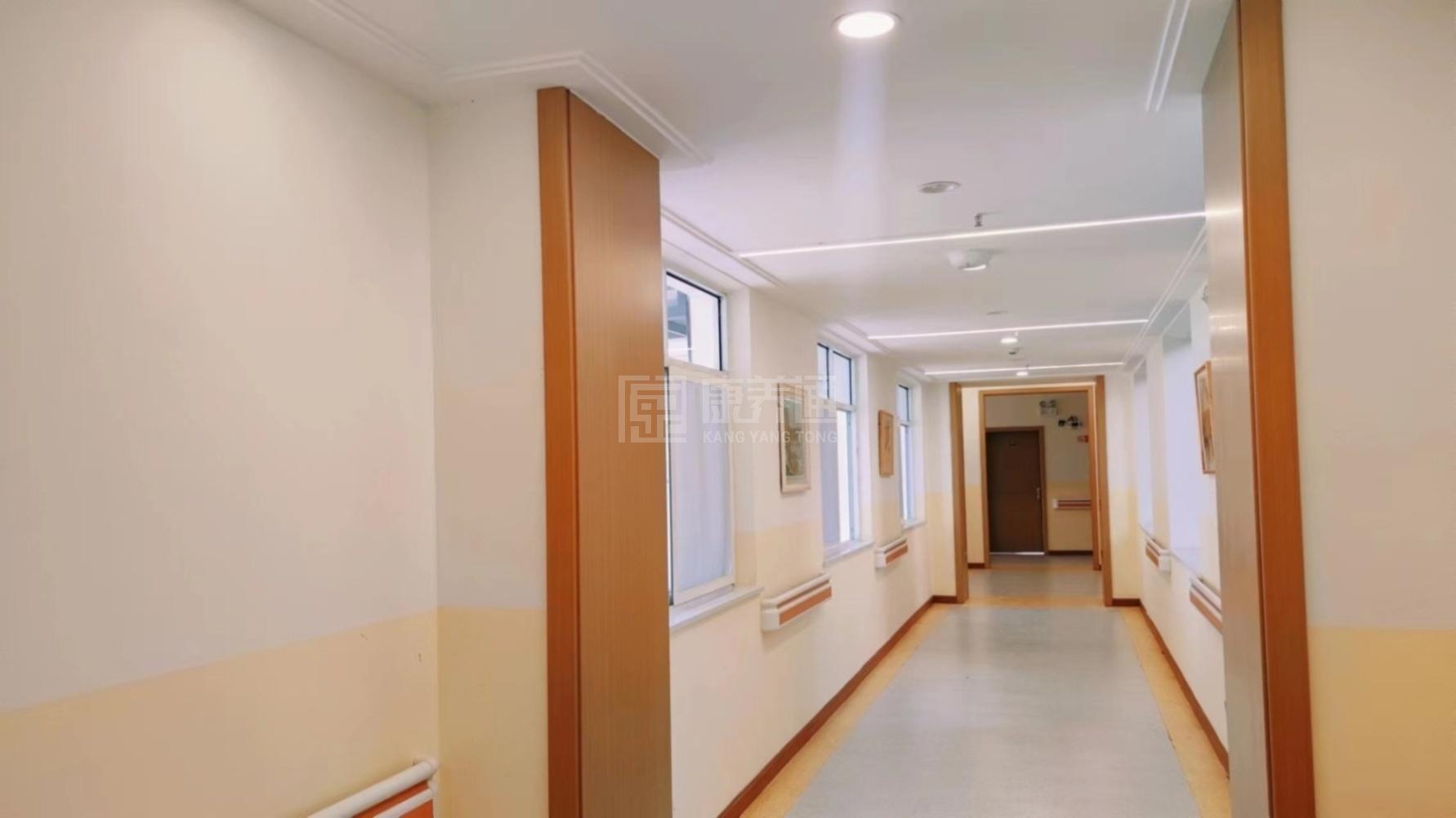 云南昆明西仪敬老院环境图-走廊设施