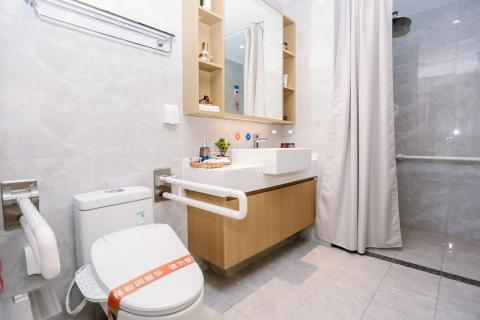 太保家园苏州国际颐养社区环境图-适老化卫生间