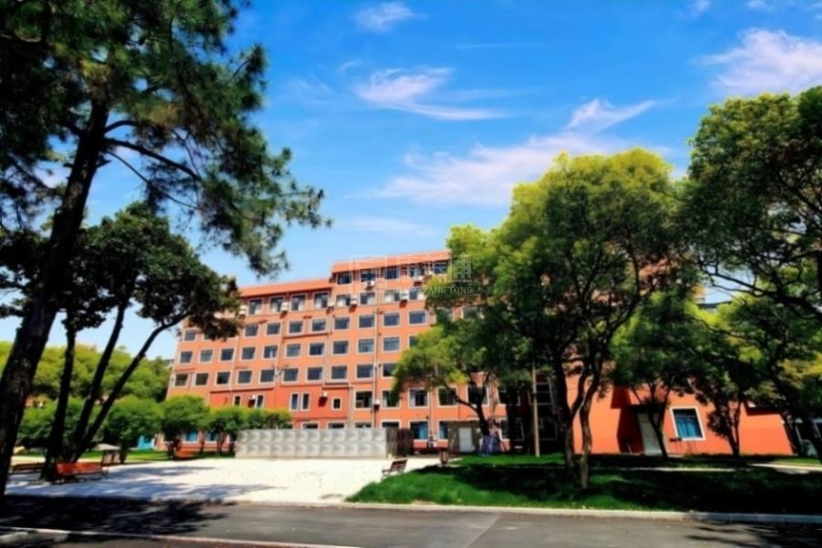 江西华纺康养中心环境图-院内庭院