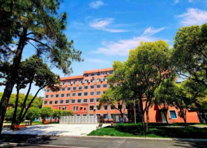 江西华纺康养中心轮播图1