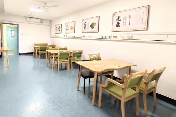 运城市盐湖区德孝苑养老院环境图-餐厅