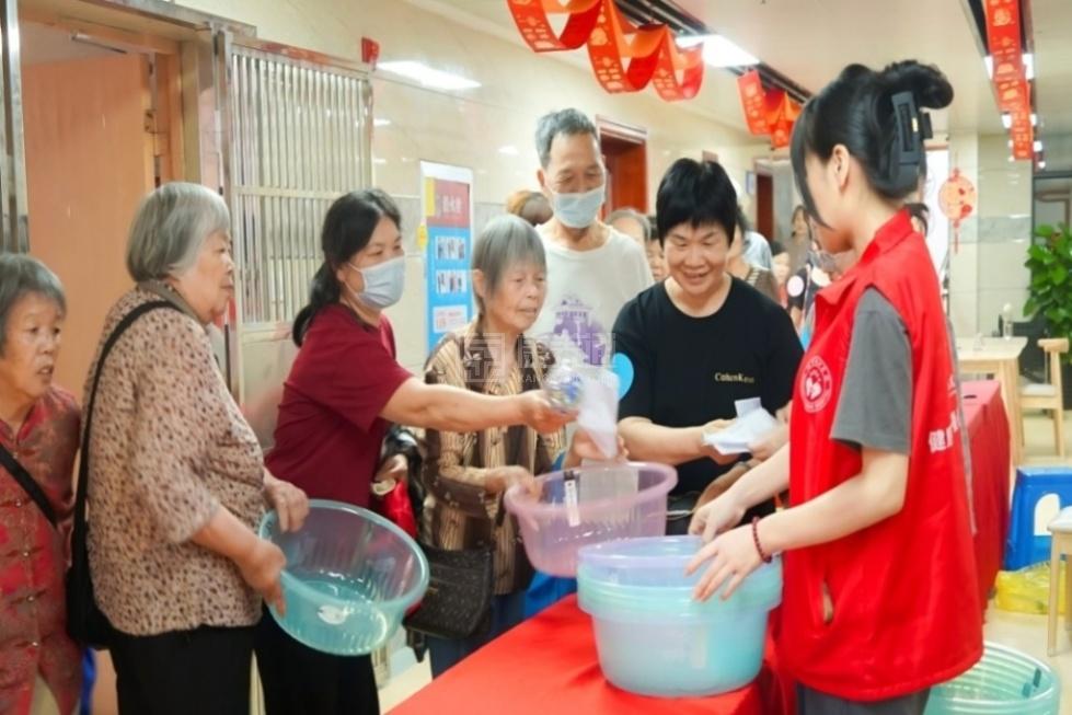 南宁市江南区城和养老服务中心服务项目图1趣味游园 欢乐相伴