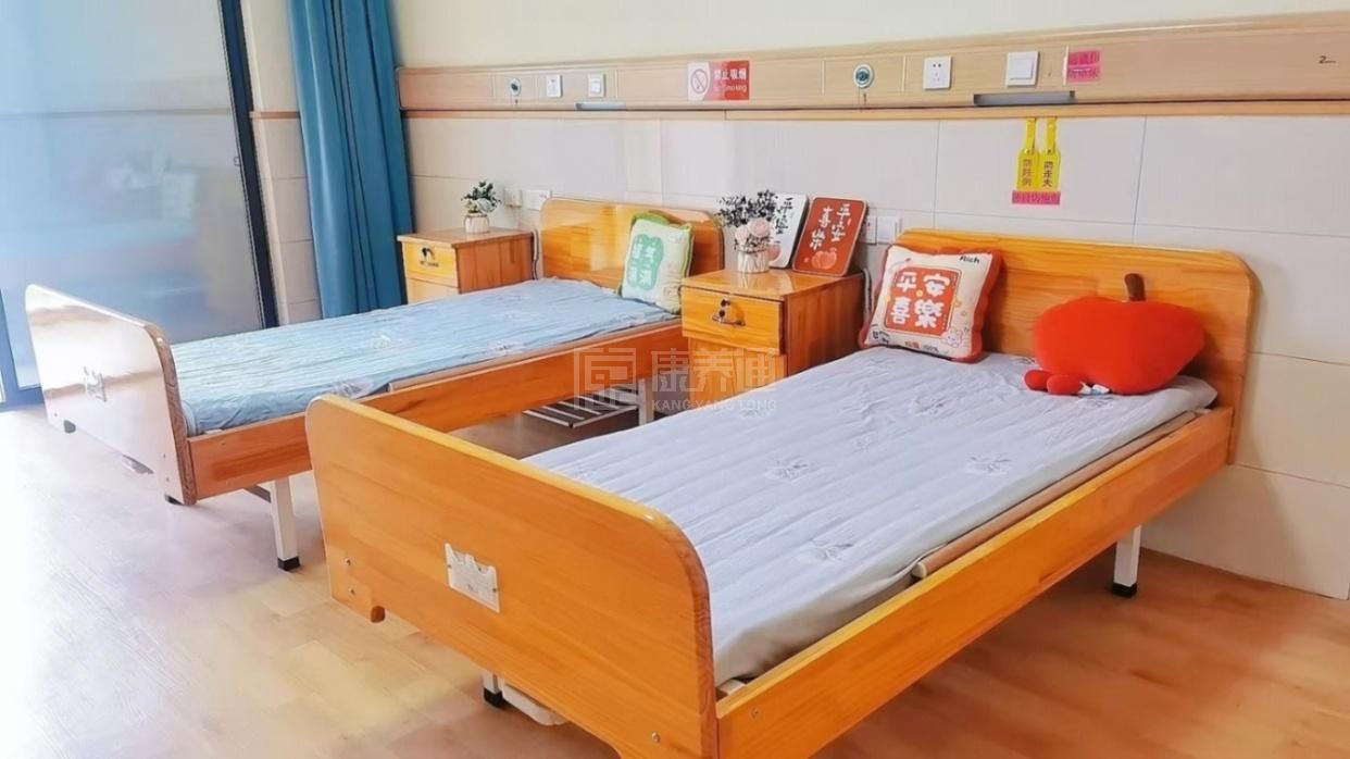 太仓市净慧康年护理院环境图-护理床