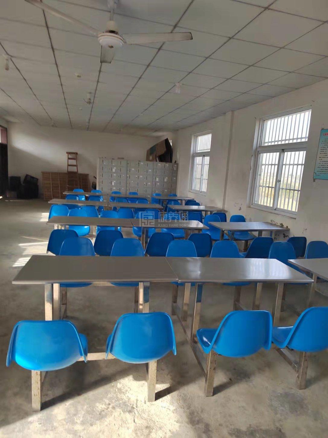 无为市油坊养老服务中心环境图-餐台