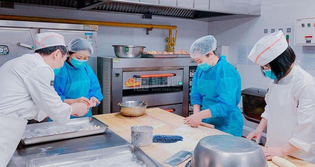 北京市海淀区八里庄首开寸草养老照料中心环境图-餐台