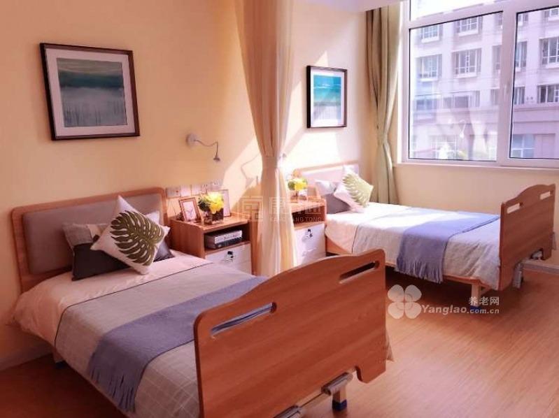 天津市鸿泰乐尔之家养老服务有限公司环境图-餐台