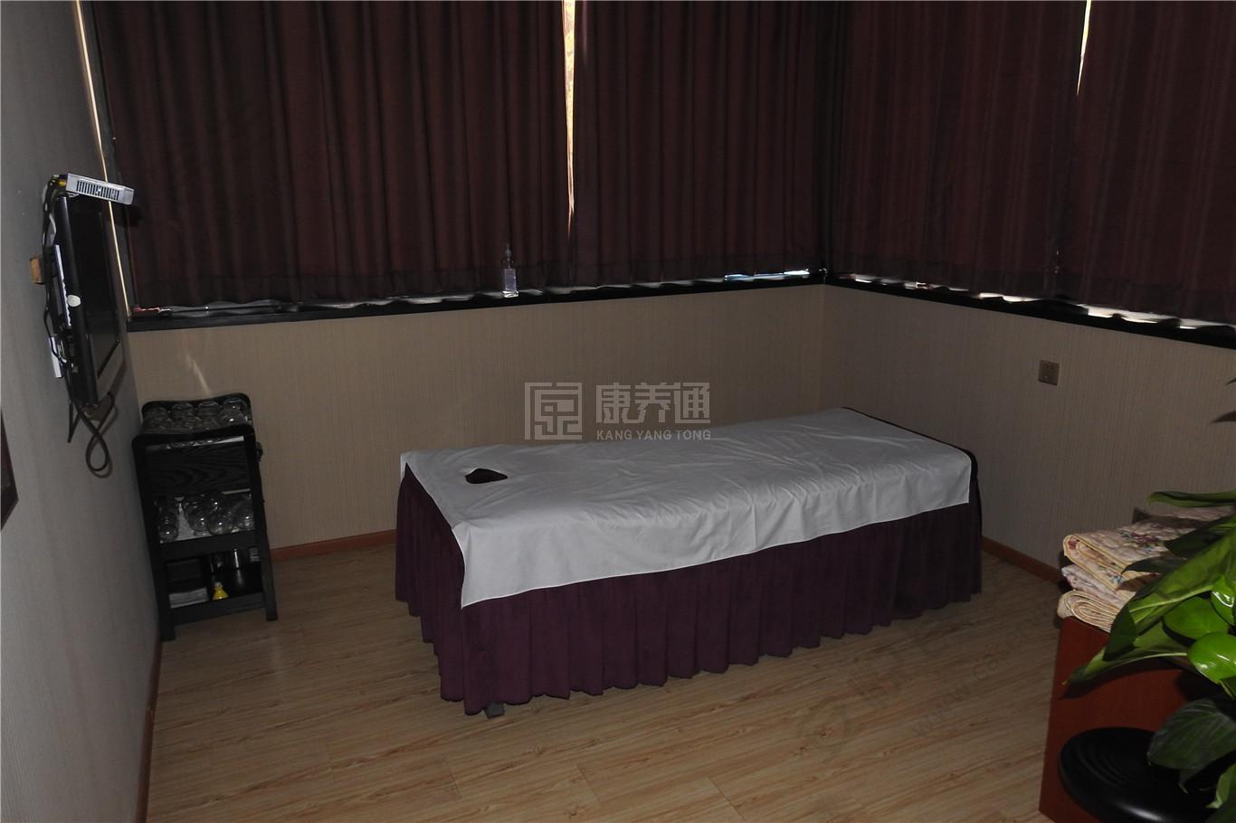 朝阳欧陆经典社区养老服务驿站关于我们-轮播图2