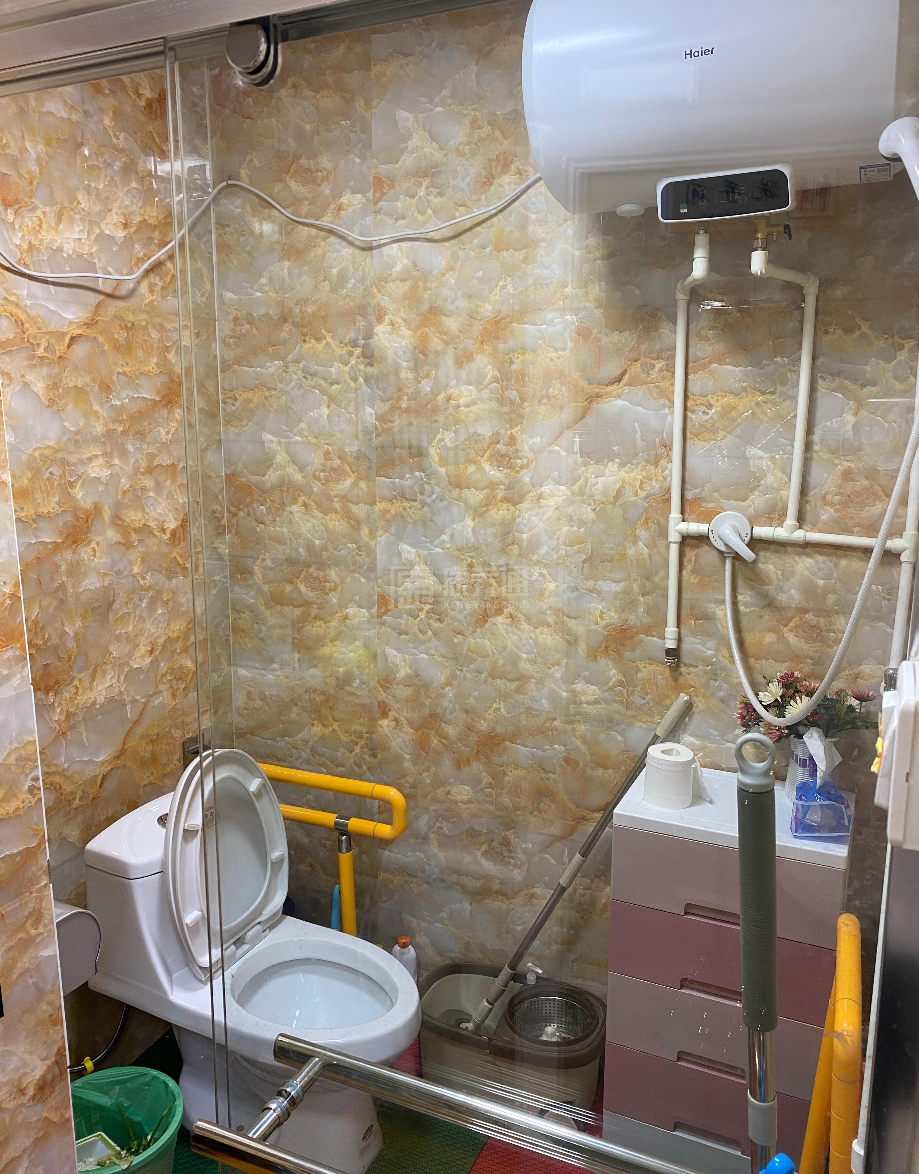 昌平区龙腾苑六区社区养老服务驿站环境图-洗手间