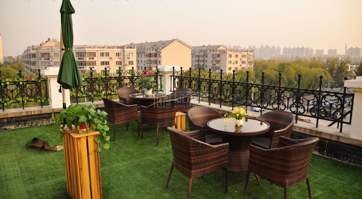 北京家泰养老服务有限公司（昌平区天通苑南街道养老照料中心）环境图-阳台