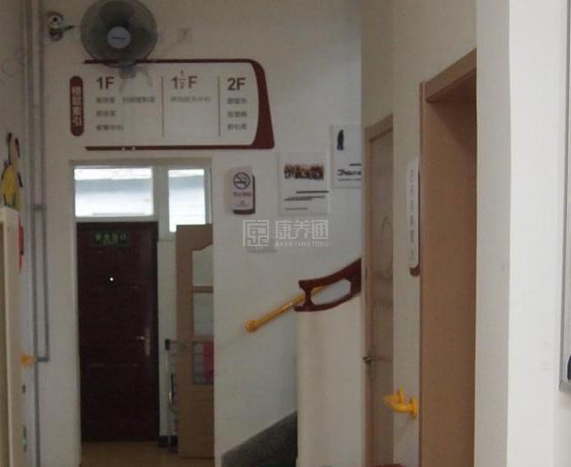 汽北社区养老服务驿站环境图-床位