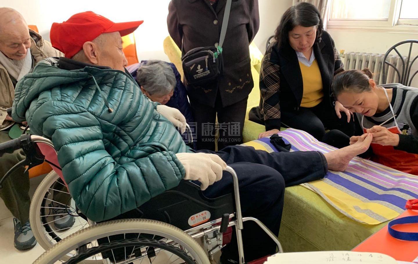 大兴滨河西里南区养老服务驿站环境图-洗手间