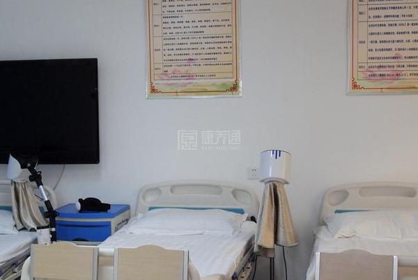 大兴富强南里社区养老服务驿站环境图-阳台