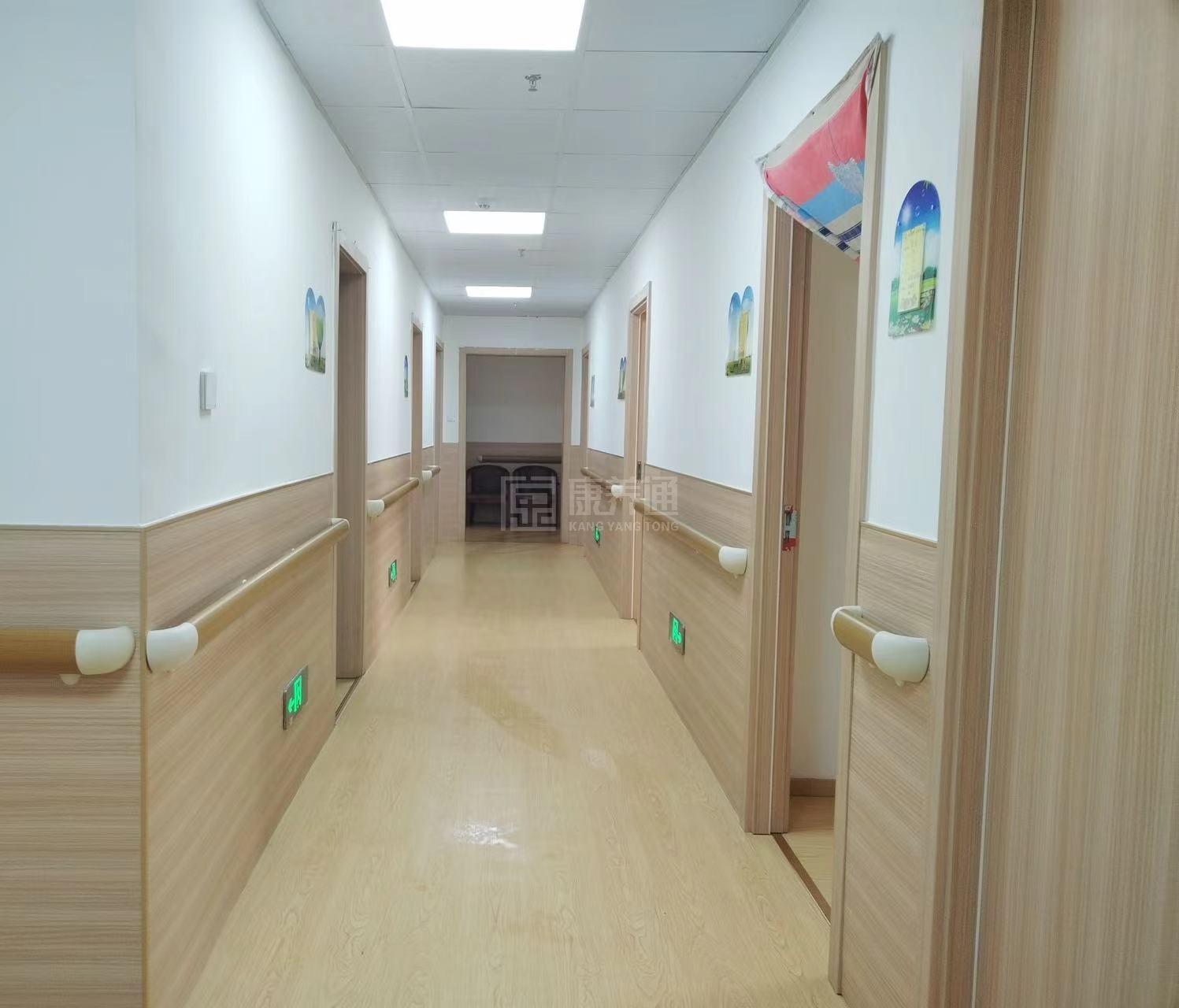 北京市房山燕山星城养老照料中心环境图-走廊