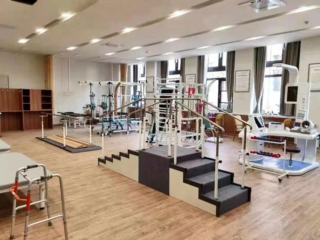 天津百合湾建设有限公司养老服务分公司关于我们-轮播图1