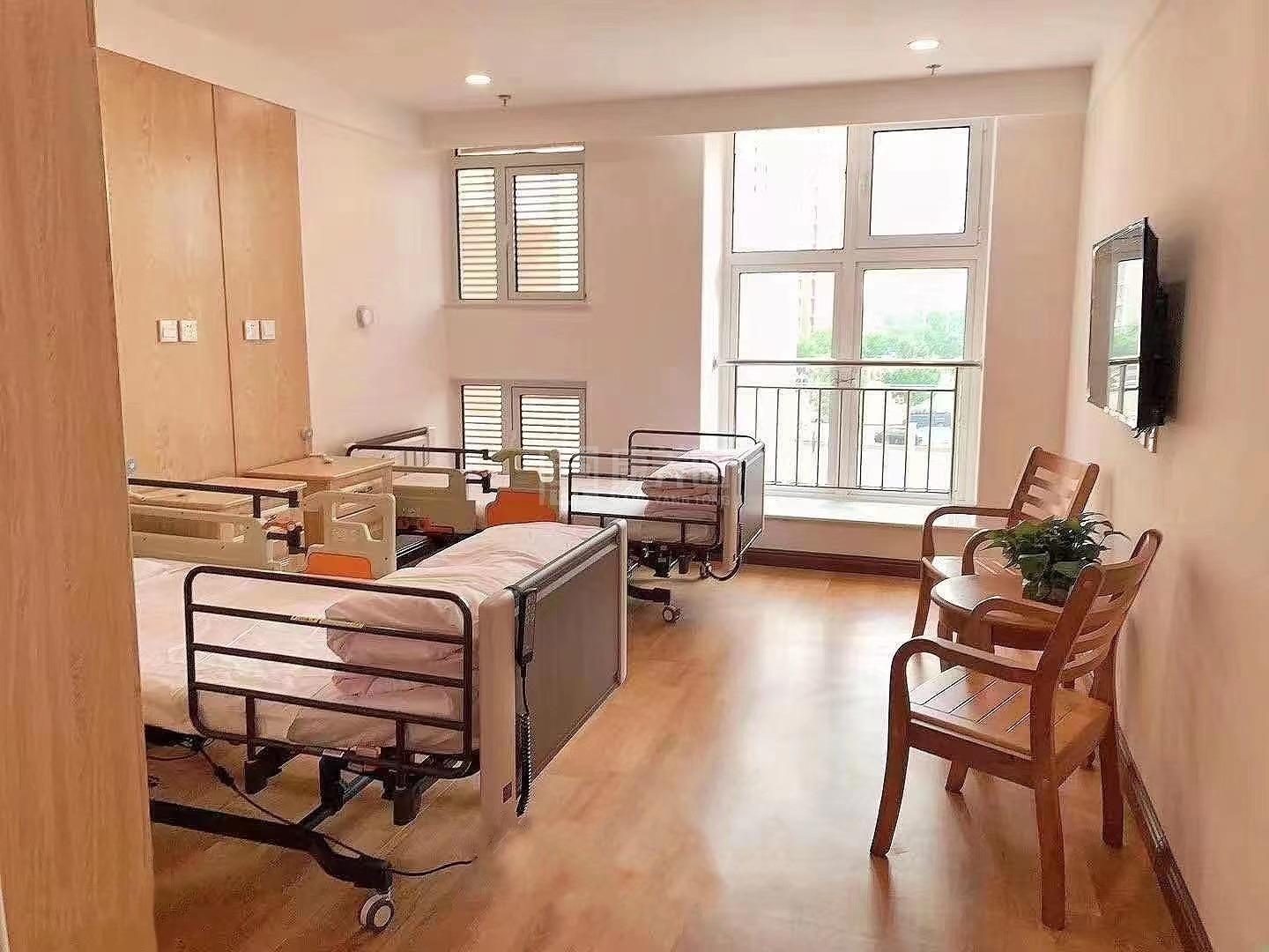 天津市红桥区桃花源养老院环境图-餐台