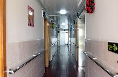 上海市虹口区为民敬老院环境图-餐台